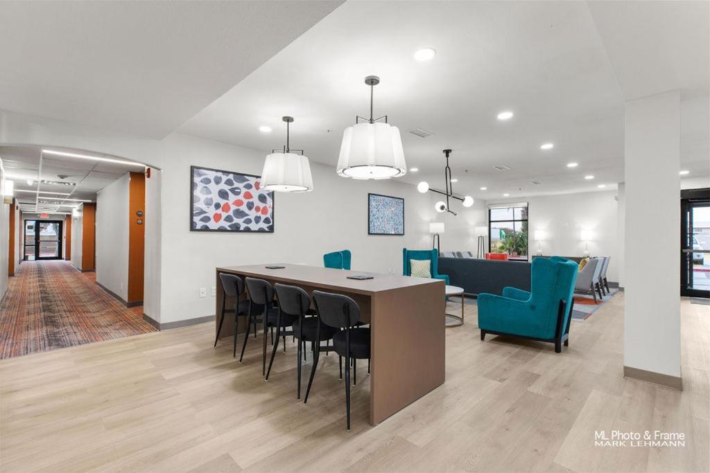 Comfort Suites Ларедо Экстерьер фото