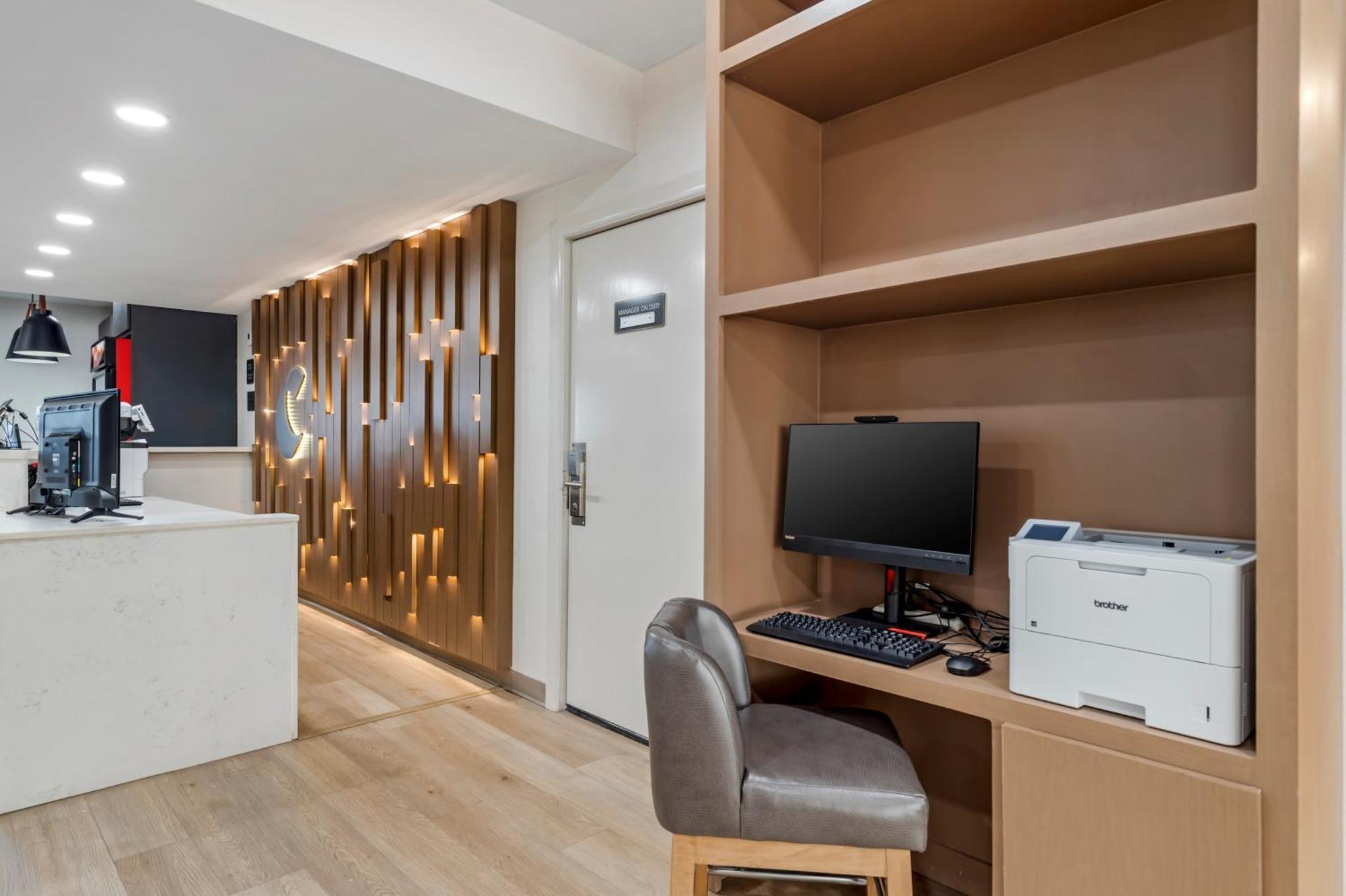 Comfort Suites Ларедо Экстерьер фото